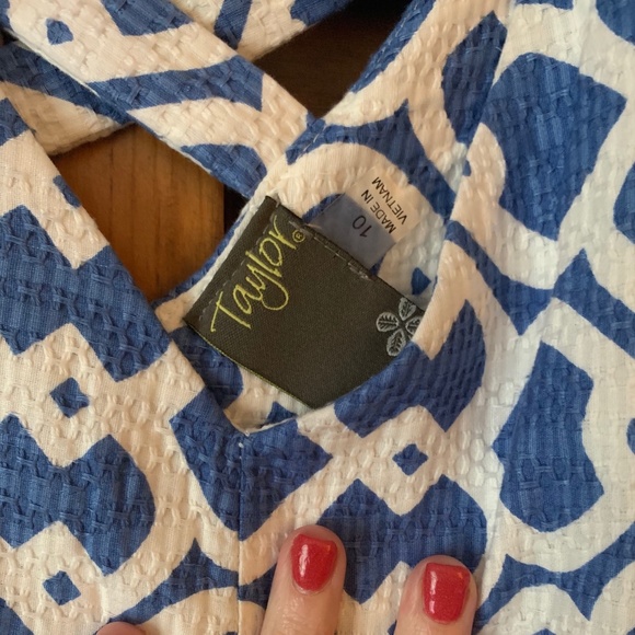 🆕 Fun Spring Dress! 👗 - Picture 3 of 9